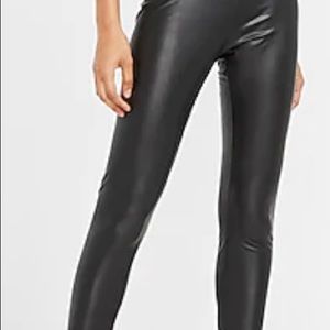 Express faux leather leggings Sz small